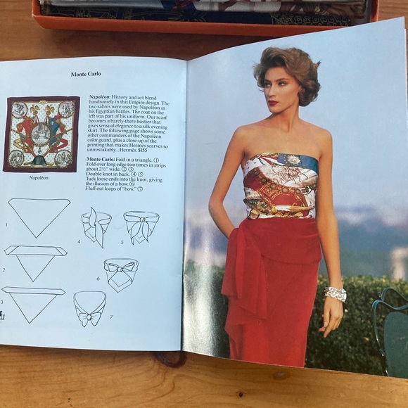Vintage Hermès Scarves - Picture 4 of 16